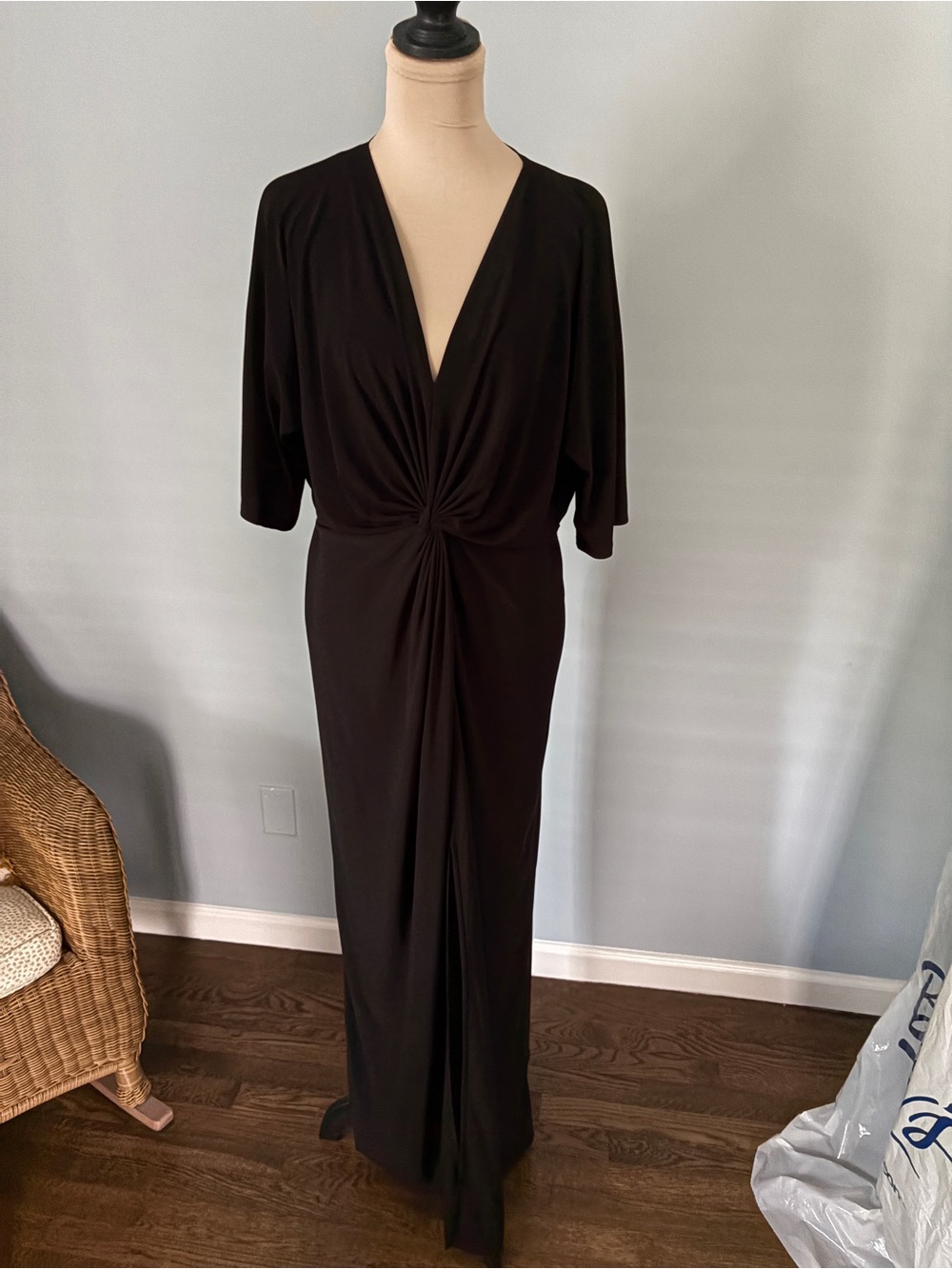 Elegant Black Knot-Front Maxi Dress with Center Slit